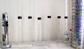  آزمایشگاه مکانیک خاک آزمایش دانه بندی به روش هیدرومتری در قالب فایل word در 9 صفحه کاملا قابل ویرایش همراه با شکل و تصاویر و جدول و نمودار